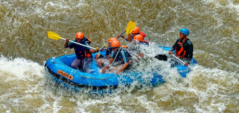 boating-in-the-urubamba-river