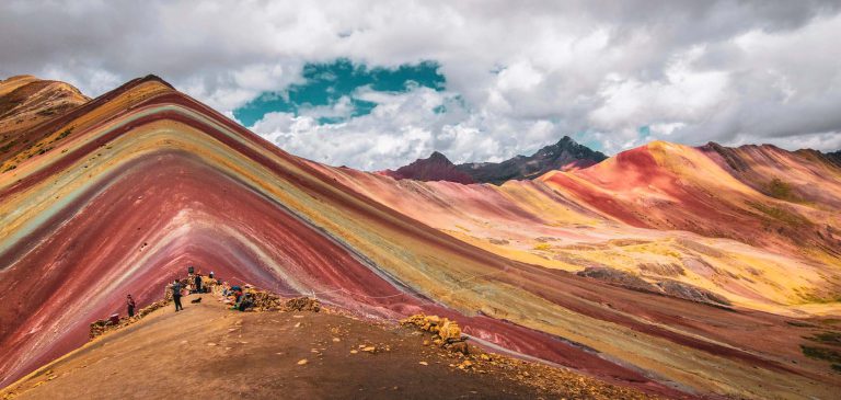 seven-colors-mountain-journey