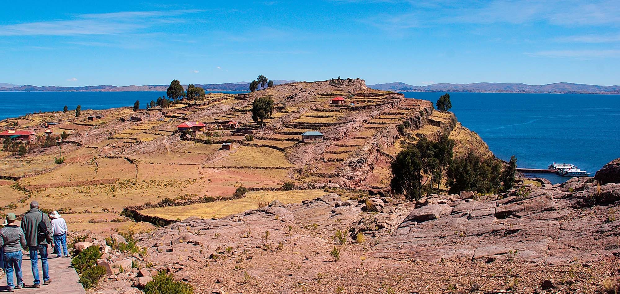 puno-uros-taquile-lake