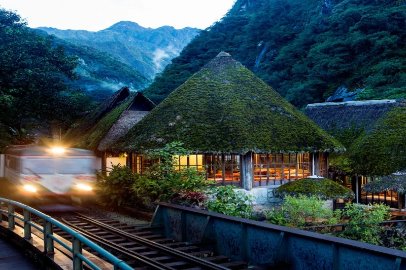 Inkaterra Machu Picchu Hotel Cafe Evening