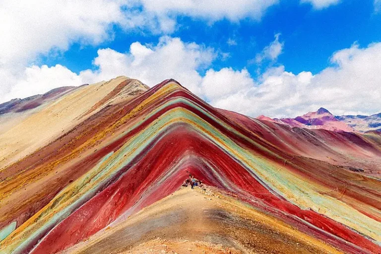 Rainbow Mountain Vinicunca Peak Trekking